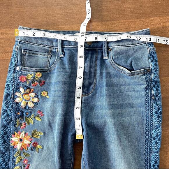 Driftwood | Jackie High Rise Jean Floral Embroidered Asymmetrical Raw Hem Skinny - Picture 10 of 10